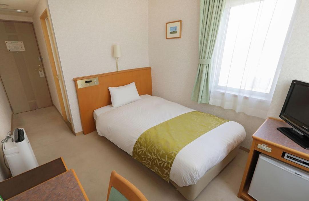 Hotel Laurel Shinhidaka Екстер'єр фото
