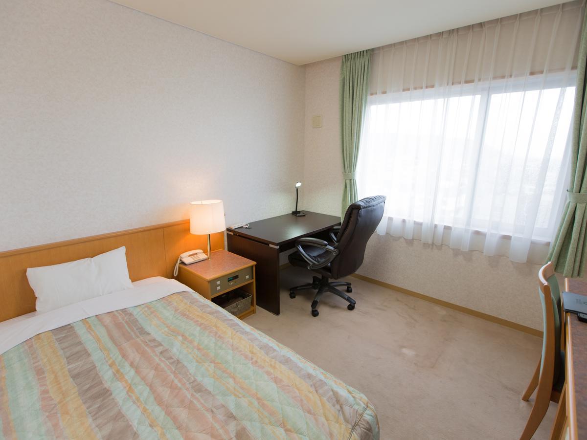 Hotel Laurel Shinhidaka Екстер'єр фото